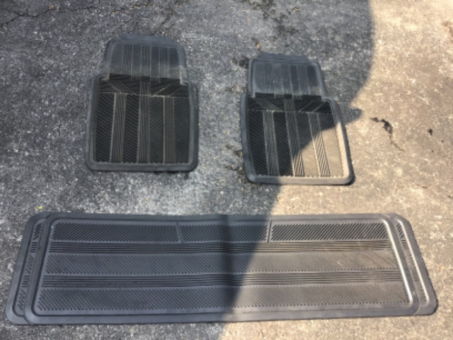 All season rubber car mats in Other Parts & Accessories in Kingston - Image 3