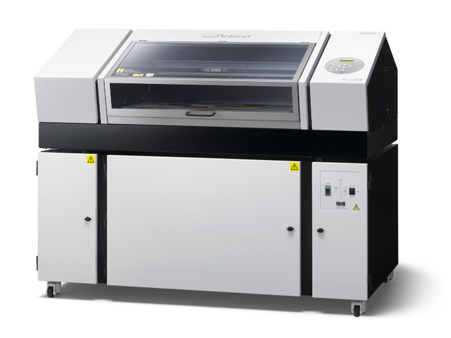Roland VersaUV LEF2-300D Benchtop UV Printer dans Imprimantes, Scanneurs  à Ville de Toronto