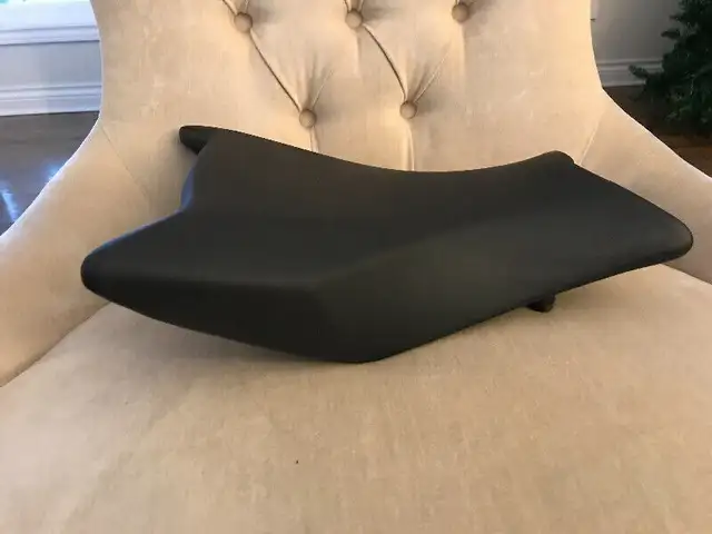 BMW s1000rr Front Riders Seat Cushion Saddle OEM Black Leather in Other in Barrie - Image 10