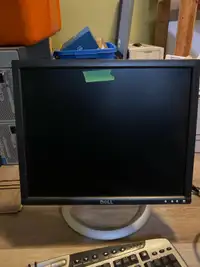 Monitor 19 inches an keyboard 