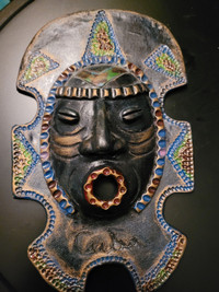 Masque cubain décoratif en métal