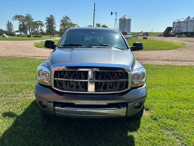 5.9 Mega Cab Laramie512180082621163522