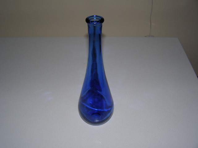 Blue Glass Items  (REDUCED) in Home Décor & Accents in City of Halifax - Image 4