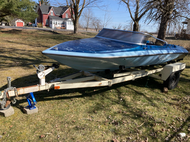 1976 glastron speedboat boat and trailer only in Powerboats & Motorboats in Ottawa