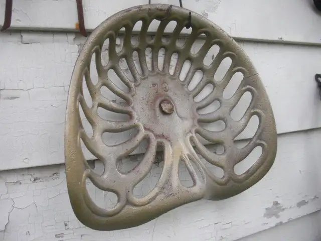 Antique Tractor Seats in Arts & Collectibles in Mississauga / Peel Region - Image 8