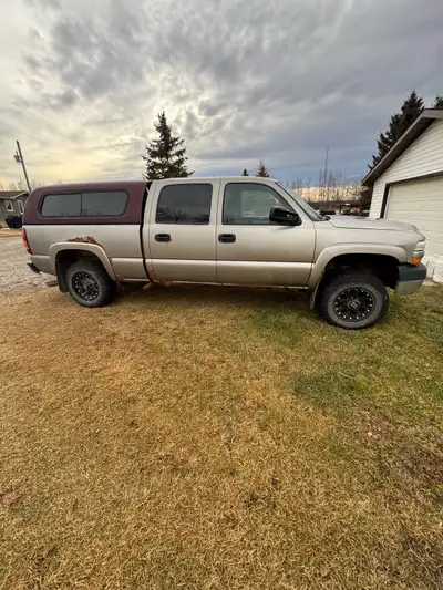 2002 2500hd CCSB 4x4 455,xxx km No blow by. 2 brand new batteries. Body shows its age and km. Would...