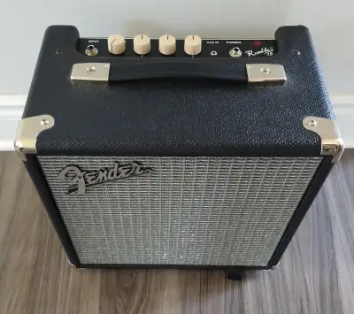 (FS/T) Fender Rumble 15 Bass Guitar Amp, View more