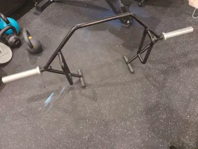 Trap bar, open bar. Like new bells of steel weightlifting bar. Use minimally in home gym. Bar includ...