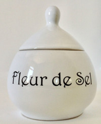 Collection. Cuisine Contenant porcelaine blanche "Fleur de sel"