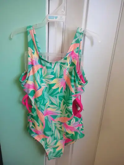 The Children's Place Swimsuit 6, View more