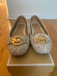 Michael Kors ladies shoes new size 9