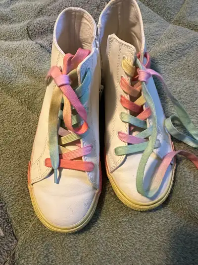 Girls running shoes, View more