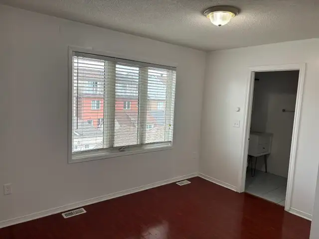HOUSE close to YORK UNIVERSITY!    Room rental in Room Rentals & Roommates in City of Toronto - Image 4