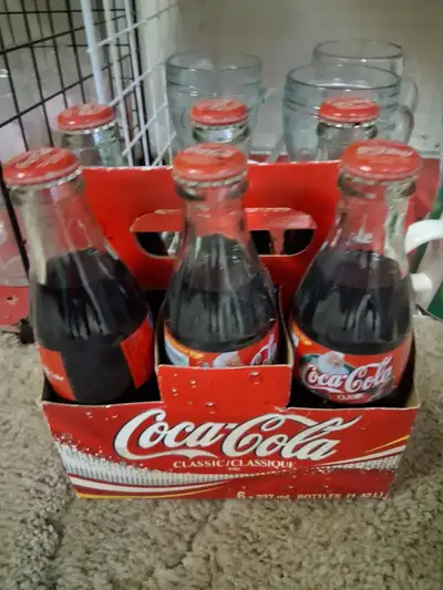 Vintage Coca Cola items 90s, View more