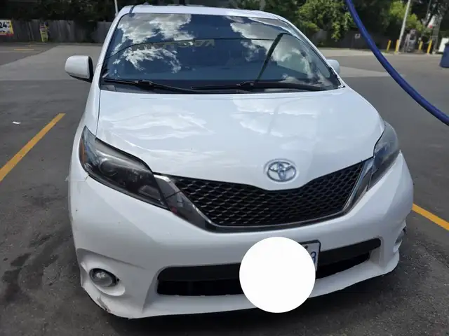 Toyota Sienna SE 2016 8 Seat Pass