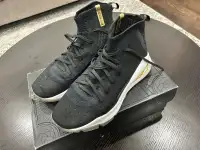 Curry 4 more dimes (Basketball shoes)