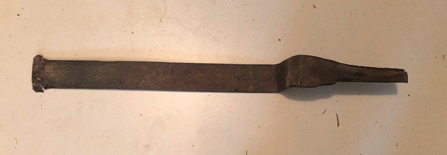 ANTIQUE HOMEMADE ROOFING SHINGLE REMOVAL TOOL in Hand Tools in Moncton - Image 2