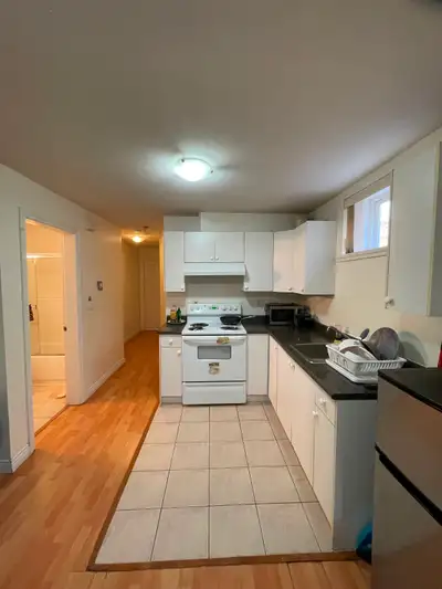 1 nice private bedroom in a 2 bedroom suite available from now on or Nov 1st. This suite is in a bea...