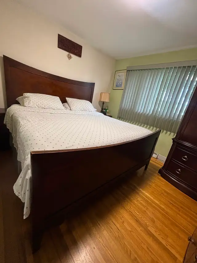 Chambre King in Beds & Mattresses in Laval / North Shore - Image 2