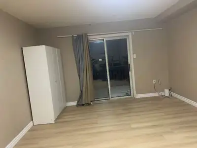 Nice room in barrie 5mins walking to Georgian college Utility included Furnished $550 per month per...