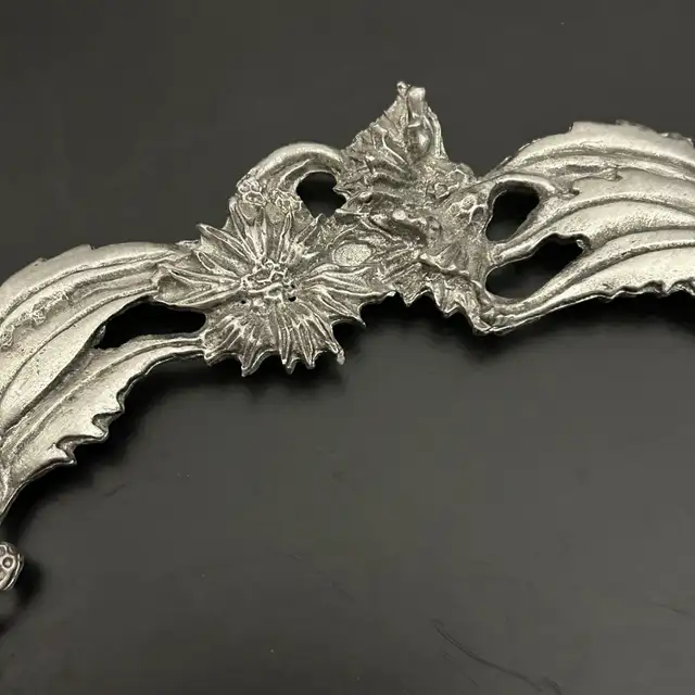 Vintage Pewter Plate Frame by Wilton Columbia, USA in Arts & Collectibles in Calgary - Image 5
