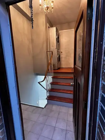 1 Bright & Spacious room in basement for rent! Kitchen & Washroom shared with 1 female student Near...