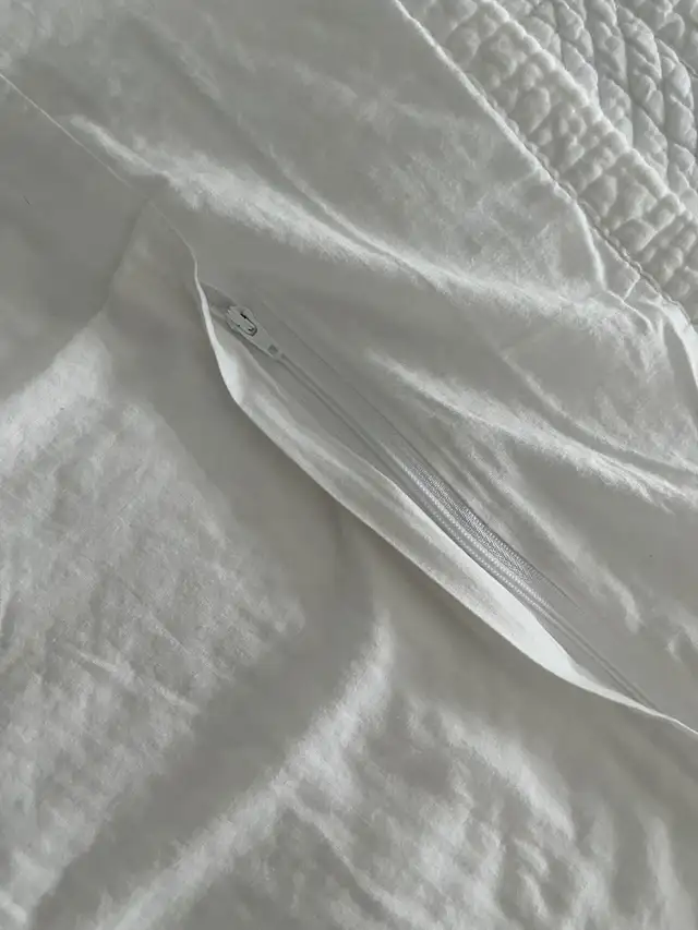 Brunelli Queen Duvet Cover in Bedding in City of Toronto - Image 7