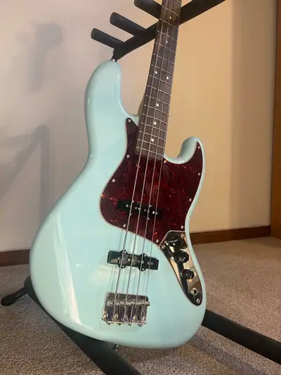 Fender Squier Classic Vibe 60’s Jazz Bass, View more