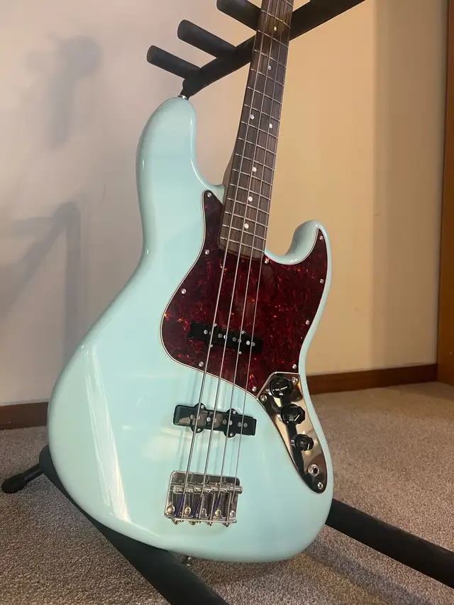 Fender Squier Classic Vibe 60’s Jazz Bass in Guitars in Edmonton - Image 2