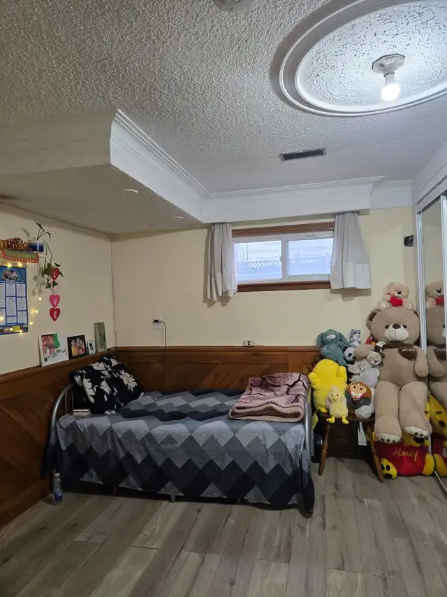 FULLY FURNISHED ROOM IN BASEMENT IN MALTON ONLY FOR GIRLS in Room Rentals & Roommates in Mississauga / Peel Region - Image 11