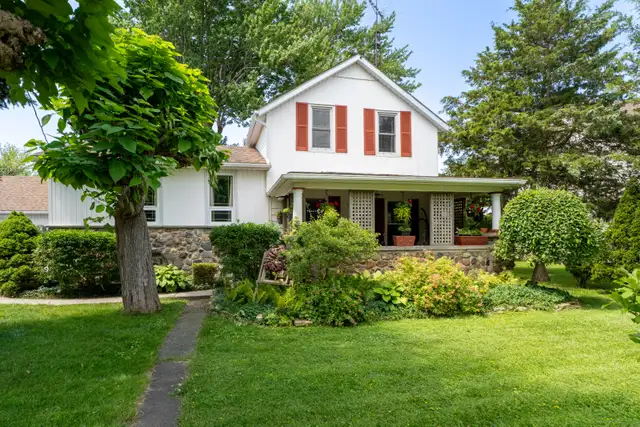 Fantastic Well Maintained Country Home! in Houses for Sale in Chatham-Kent - Image 2