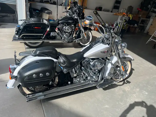 Beautiful 2008 one owner Harley Davidson deluxe in Street, Cruisers & Choppers in Kelowna - Image 5
