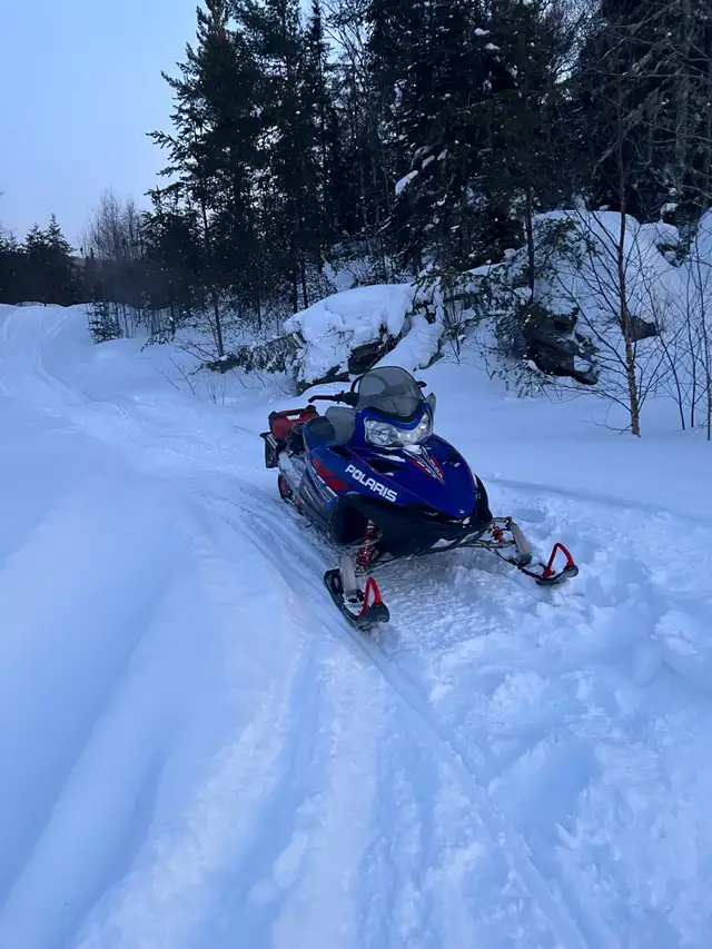 Polaris Switchback 600  in Snowmobiles in Ottawa - Image 5
