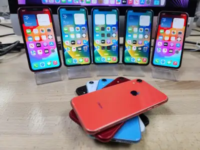 Apple iphone XR 64 GB Unlock Good Condition Garantie, Chargeur inclus Disponible au 1468 Cote Vertu...