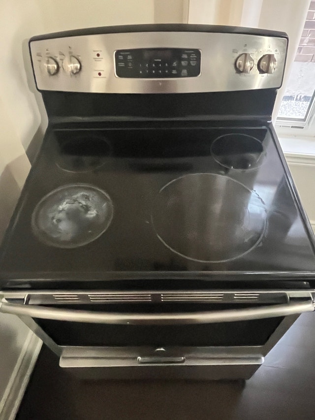 GE electric oven Self clean Stoves, Ovens & Ranges Oakville