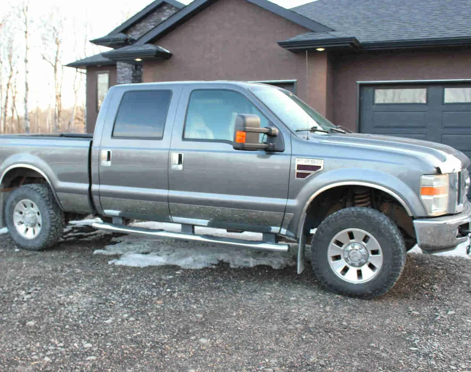 2008 F250 XLT Super Duty - Leather and chrome package