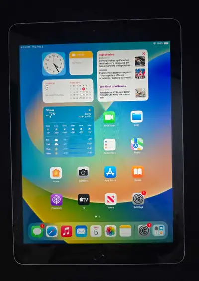 Apple iPad 5th Generation 32GB 9.7" Unlocked Good, View more