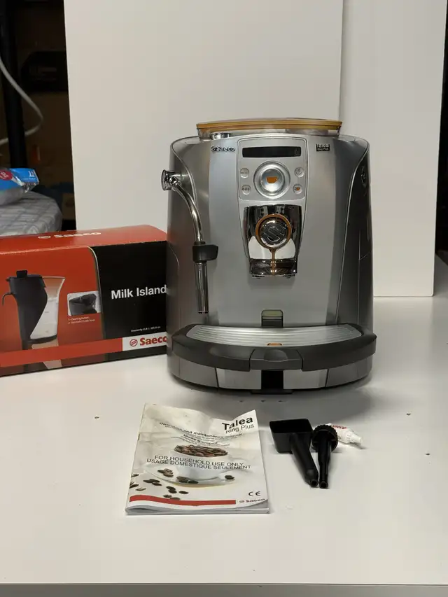 Saeco Talea Ring Plus Espresso Machine + Milk Island. in Coffee Makers in Oshawa / Durham Region - Image 3