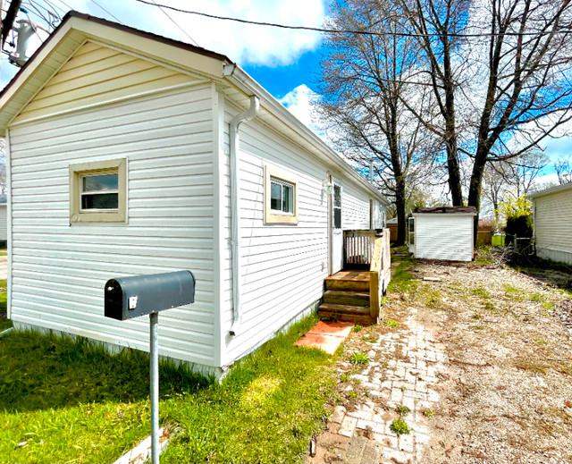 4 Season Cottage For Sale Houses for Sale Leamington Kijiji