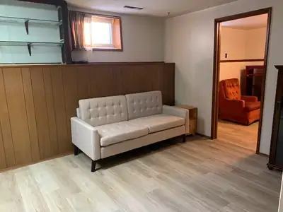 1 BEDROOM BASEMENT SUITE AVAILABLE IN MOOSOMIN. CLOSE TO ROCANVILLE POTASH MINE. NEWLY RENOVATED. AF...