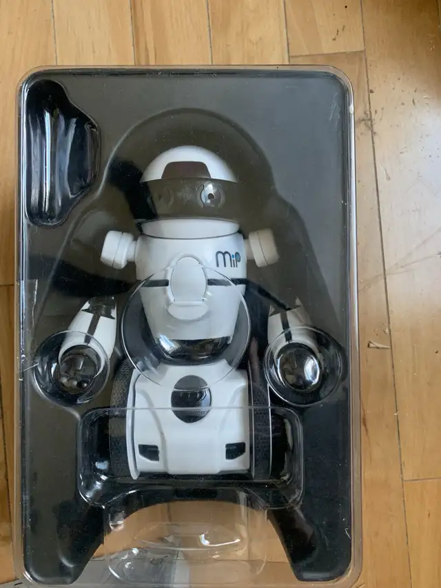 MiP from wowee64520010741891121