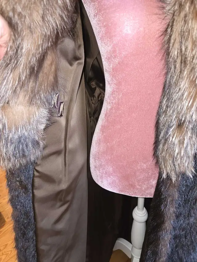 MANTEAU DE VISON RENARD in Women's - Tops & Outerwear in Granby - Image 7