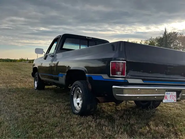 1979 Square Body GMC Sierra Classic in Classic Cars in Edmonton - Image 5
