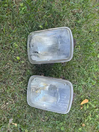 1. Front Reflectors – 5$ EACH 2. Side Mirrors – DRIVERS SIDEx2 – 70$EACH 3. Tail lights – 50$ for BO...