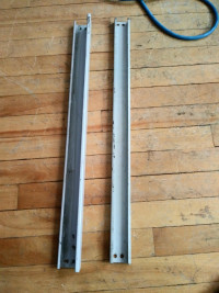 DANBY 21.5" WINDOW AIR CONDITIONER UPPER LOWER BARS