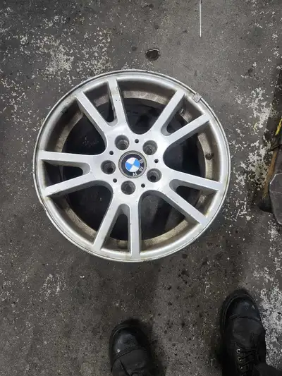 1st picture is set of used rim off my x3, 17 inch no bent on them and good to use on winter season....