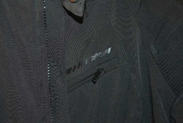 Manteau de moto pour femme dans Femmes - Hauts et vêtements d'extérieur  à Laval/Rive Nord - Image 4