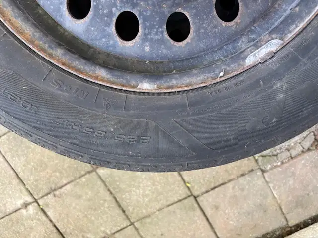 Winter tires on rims - 4 x 225/65R17 in Tires & Rims in Ottawa - Image 3