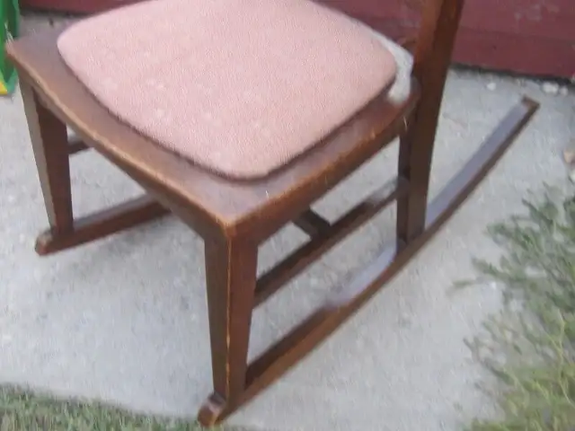 CIRCA 1920s OAK NURSING ROCKER CANE BACK $60.00 PHOTO PROP in Arts & Collectibles in Winnipeg - Image 4