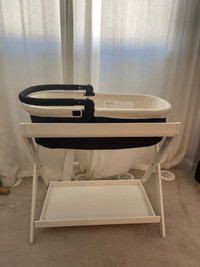 Uppababy bassinet & stand